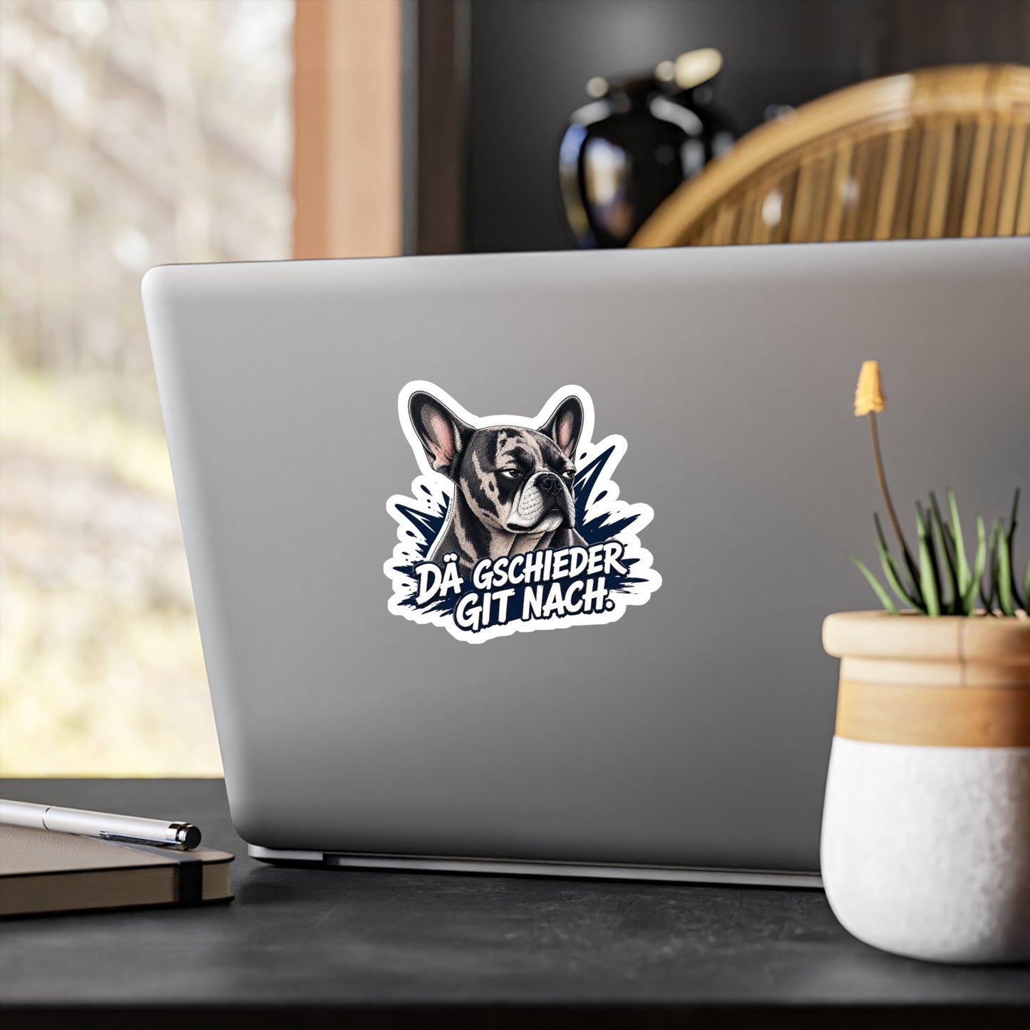Dä Gschieder git nach – Swiss Frenchie Vinyl Sticker